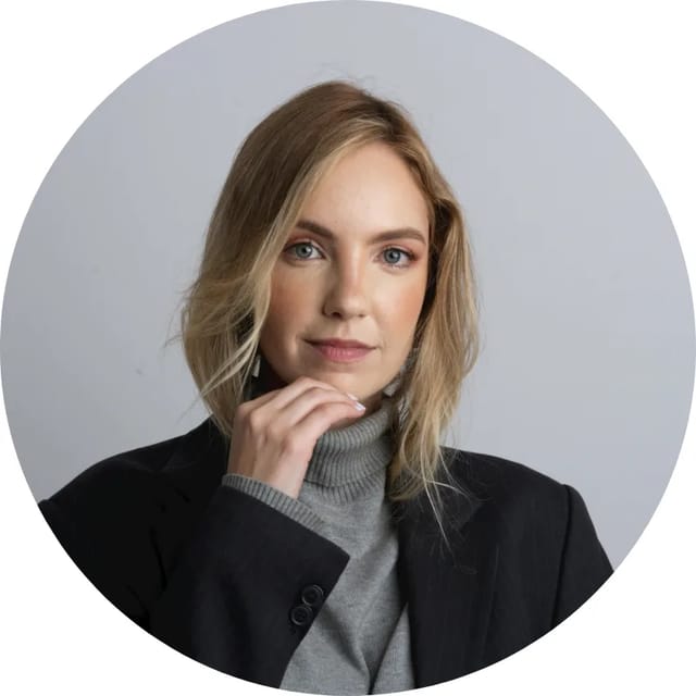 about-mia-hart-profile Founder Mia Hart's about us page profile picture